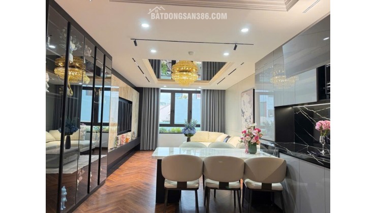 Siêu phẩm nhà 5 tầng gara ô tô, KD phố Đông Ngạc, Bắc Từ Liêm 46m2 giá 12.6 tỷ