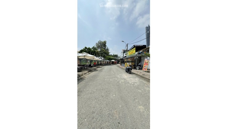 Đất Mặt Tiền KDC Bình Chánh View Sông Hồ - Sát Quận 8 - Đang Có Dòng Tiền Cho Thuê - Ngang Khủng 24M - 465M2 - 50 tỷ
