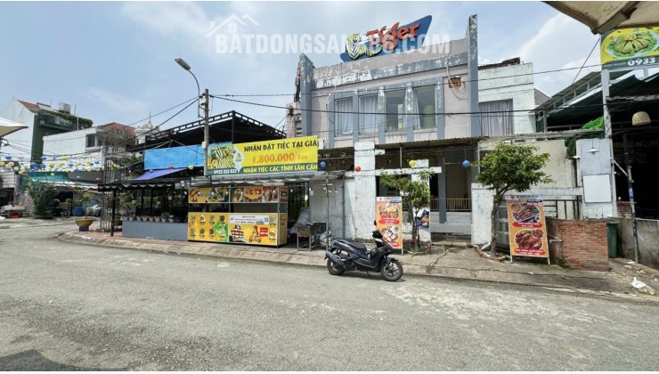 Đất Mặt Tiền KDC Bình Chánh View Sông Hồ - Sát Quận 8 - Đang Có Dòng Tiền Cho Thuê - Ngang Khủng 24M - 465M2 - 50 tỷ