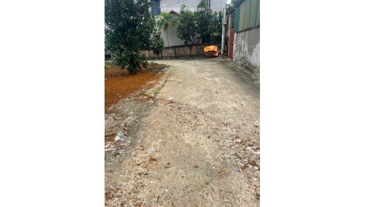 Chính Chủ Bán 5 Lô Đất Hàng F0 Mặt Đường Liên Xã Hoà Thạch Cũ Nay là Phú Cát - TP Hà Nội