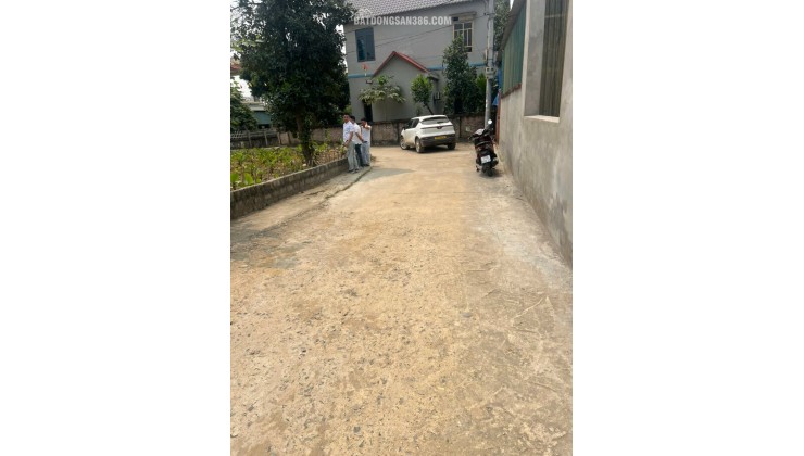 Chính Chủ Bán 5 Lô Đất Hàng F0 Mặt Đường Liên Xã Hoà Thạch Cũ Nay là Phú Cát - TP Hà Nội