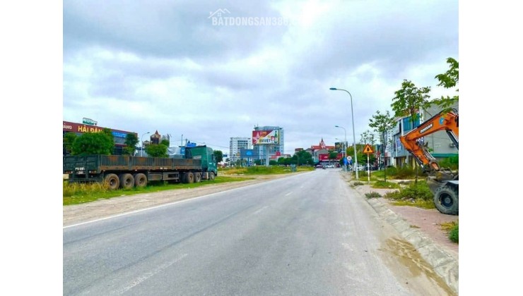 Bán 555m2 đất kinh doanh mặt đường 72m - Quán Bàu - TP Vinh