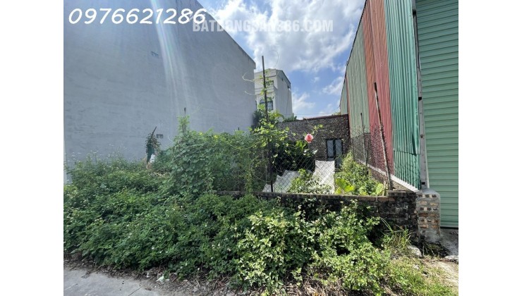 SIÊU HIẾM – Bán đất Giang Biên, ngõ ô tô, gần chợ Quán Tình Quang, 30m² giá 3,7 tỷ