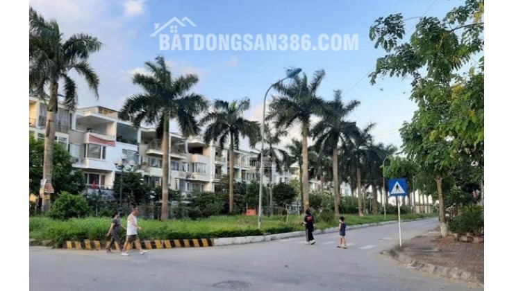 HOT CĂN HỘ VIEW ĐẸP- GIÁ TỐT Chính chủ cần bán nhanh căn 2 ngủ tầng trung, Tòa CT2B KĐTTân Tây Đô, HN