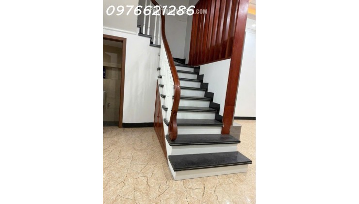  NHÀ 35M² THANH AM LONG BIÊN – LÔ GÓC – NGÕ 3M – 3 TẦNG Ở NGAY – GIÁ 5.X TỶ