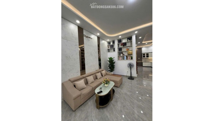 Bán nhà Q1 – Trần Hưng Đạo liên thông Trần Đình Xu, căn hiếm giữa trung tâm Sài Gòn