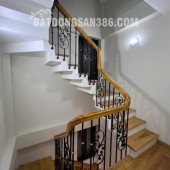 Nhà đẹp Lạc Long Quân, DT30m², 5 tầng, 3P. ngủ, ô chờ thang máy (11 tỷ)