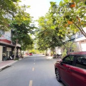 Bán Nhà 3 Tầng Có Thang Máy KĐT Hà Quang 2 Gần Đường Số 4 Gân Biển Nha Trang 
 Diện tích: 80m ngang 5 dài 16m 
Thiết kế 3 Tầng có thang máy , 3 phòng