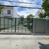 Bán nhà đường số 40 nguyễn văn hưởng Thảo Điền Quận 2 , dt 350m2 tiện xây hầm 6 tầng