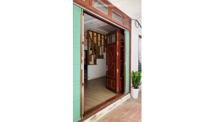 NHÀ ĐẸP PHỐ TRẠM – LONG BIÊN – 36M² – 4 TẦNG – 6 PHÒNG NGỦ – GIÁ TỐT 6xTỶ