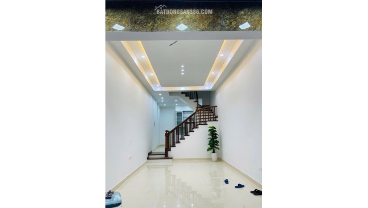 SIÊU PHẨM HOÀNG VĂN THÁI, NHÀ ĐẸP 4 TẦNG Ô TÔ VÀO NHÀ GẦN PHỐ 42M2 X 4T 17.5 TỶ