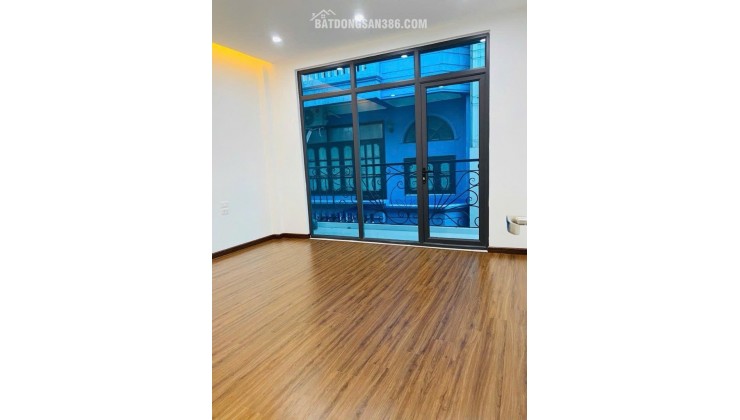 SIÊU PHẨM HOÀNG VĂN THÁI, NHÀ ĐẸP 4 TẦNG Ô TÔ VÀO NHÀ GẦN PHỐ 42M2 X 4T 17.5 TỶ