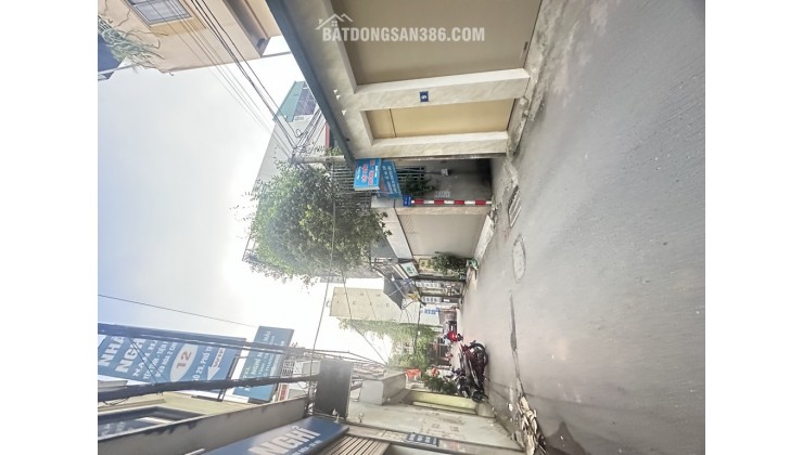 Bán đất Phố Trạm, Ngõ Thông oto, 50m ngay aeomall. LH 0936123469