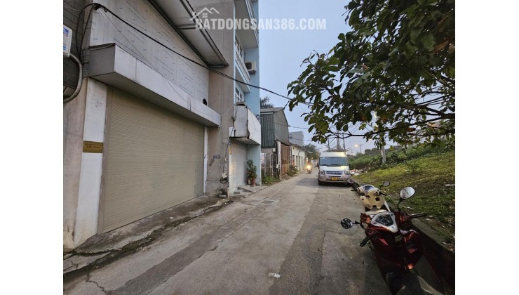 Bán nhà mặt phố Ngọc Thuỵ 76m x 5m vuông vắn, kinh doanh đỉnh giá chỉ 15 tỷ còn tl. LH 0936123469