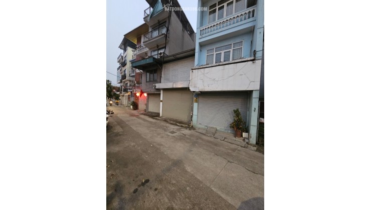 Bán nhà mặt phố Ngọc Thuỵ 76m x 5m vuông vắn, kinh doanh đỉnh giá chỉ 15 tỷ còn tl. LH 0936123469