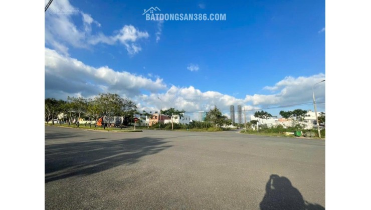 Bán đất thổ cư Hòa Hiệp 3, Liên Chiểu, Đà Nẵng. DT 90m2, giá 4.5 tỷ, sổ đỏ, hướng Đông Nam. LH: 0877661879