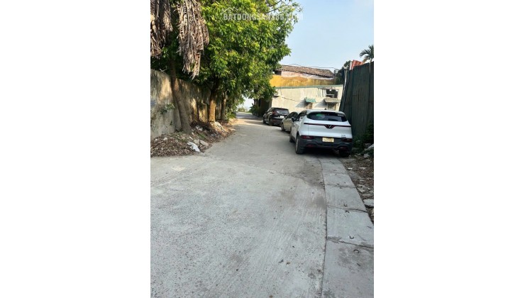 Bán nhà ngõ 465 Ngọc Thuỵ 40m x 3T oto tránh, oto vào nhà chỉ nhỉnh 6 tỷ. LH 0936123469