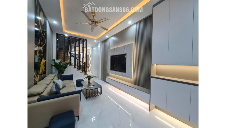 Bán nhà riêng Hoàng Mai, giá 10.6 tỷ, DT 48m2, nhà đẹp mới koong 10m ô tô gần