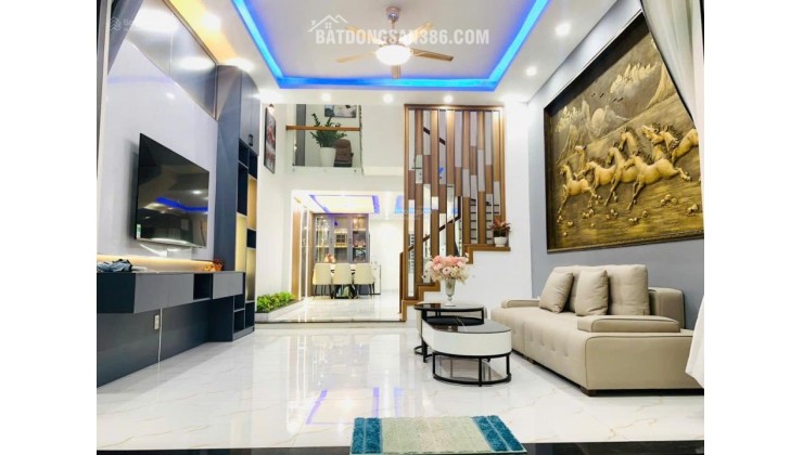 Bán nhà mặt phố Vũ Quỳnh, Hòa Minh, Liên Chiểu, Đà Nẵng. DT 84m2, 3 tầng, 3PN. Giá 7.9 tỷ, Sổ Đỏ. LH: 0877661879