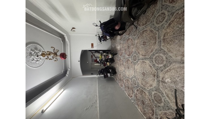  Kim Ngưu – 48m – 4 Tầng – 8 Phòng – G.iá: 11 Tỷ