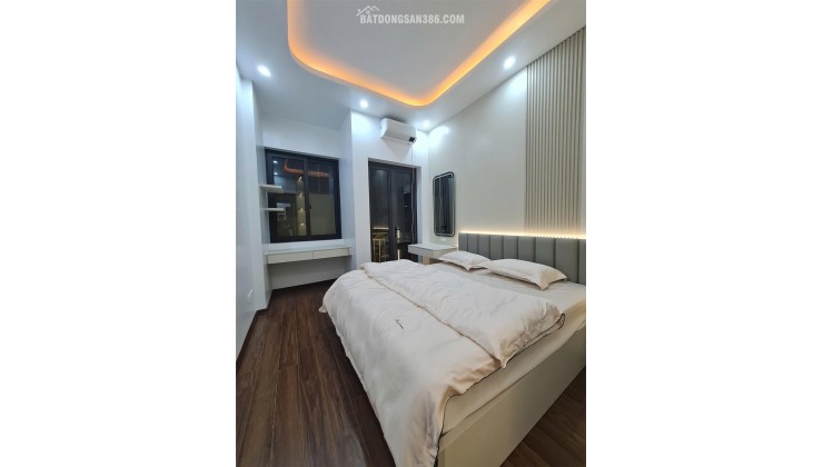 Bán nhà riêng Hoàng Mai, giá 10.6 tỷ, DT 48m2, nhà đẹp mới koong 10m ô tô gần