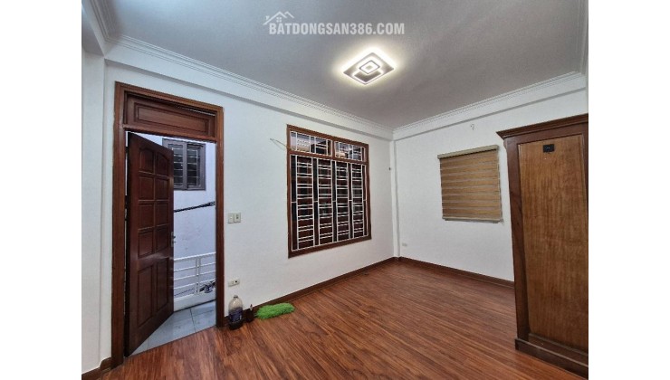  Đại La – 45m – 5 Tầng – Mặt Tiền 5m – Giá: 10.8 Tỷ