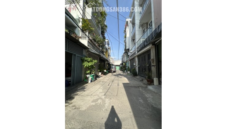 Bán nhà mặt phố Lê Văn Quới, Bình Tân. DT 4x12m, 2 tầng, 2PN. Sổ hồng, giá 4.6 tỷ. LH: 0909898125