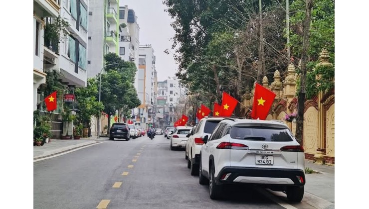 BÁN BIỆT THỰ CAO CẤP 2 TẦNG – MẶT PHỐ VÕNG THỊ – CÁCH HỒ TÂY 60M