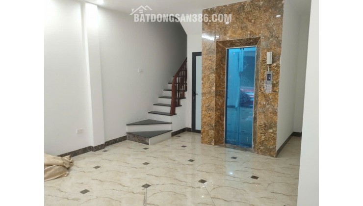 Nhà Hoàng Quốc Việt, ôtô vào nhà, gần hồ điều hòa, DT35m2, MT4m, 6 tầng thang máy (chỉ 16 tỷ)