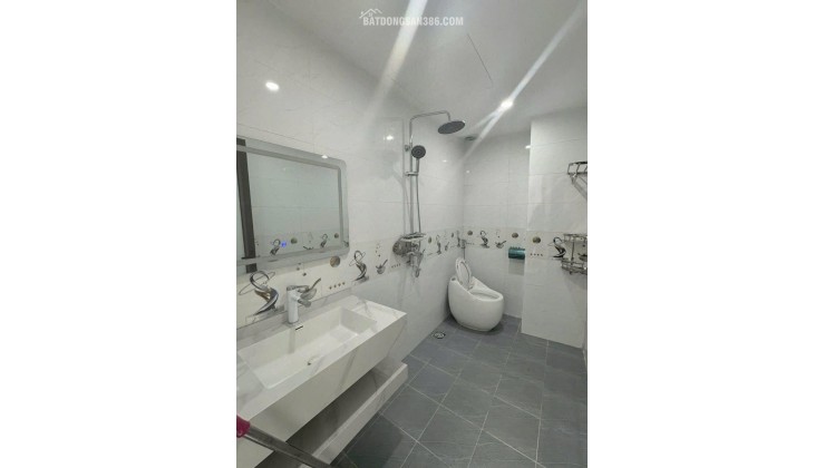 [Siêu hiếm] Bán nhanh Nhà phường Phú Diễn, ngõ ba gác tránh SH vèo vèo, 36m2, 8 tỷ