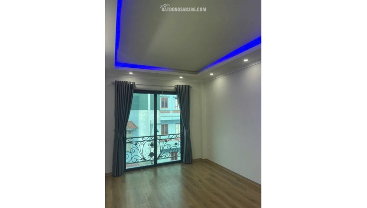 [Siêu hiếm] Bán nhanh Nhà phường Phú Diễn, ngõ ba gác tránh SH vèo vèo, 36m2, 8 tỷ