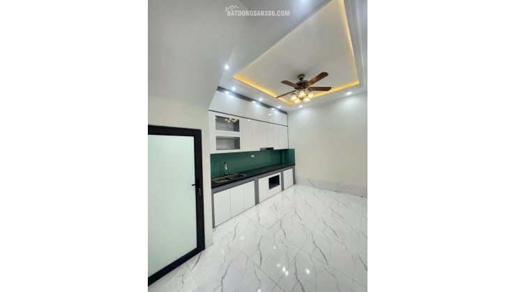 [Siêu hiếm] Bán nhanh Nhà phường Phú Diễn, ngõ ba gác tránh SH vèo vèo, 36m2, 8 tỷ