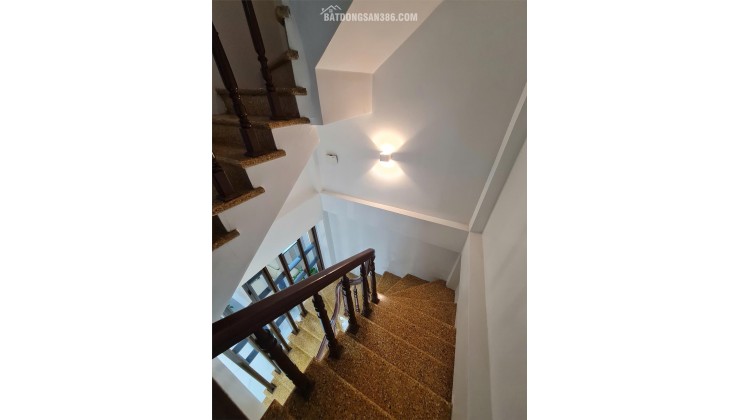 Bán nhà riêng Hoàng Mai, giá 10.6 tỷ, DT 48m2, nhà đẹp mới koong 10m ô tô gần