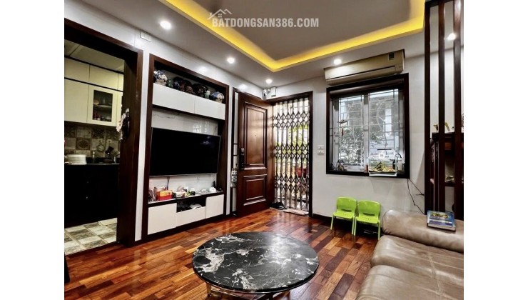 bên NGÕ PHẠM TUẤN TÀI - TO HƠN PHỐ - THANG MÁY - VỈA HÈ Ô TÔ hạn chế KINH DOANH - NGÕ THÔNG.