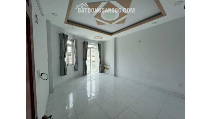 Bán nhà hẻm 5m đường 18B, phường Bình Hưng Hòa A, quận Bình Tân, 3 lầu, 5.6 TL