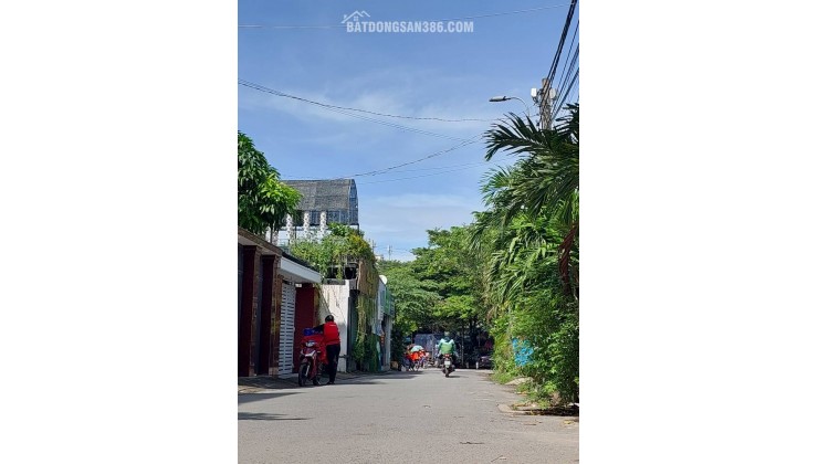 Nhà vị trí siêu đẹp Tăng Nhơn Phú,Phước Long B,  Kết cấu 3 tầng  Thiết kế: sân vườn, gara ô tô 2 cái, bể cá KOI