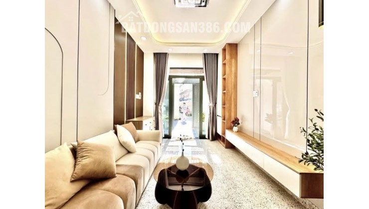 Nhà cạnh ETOWN Cộng Hòa, Tân Bình – 33m², 4 tầng, giá 10.5 tỷ