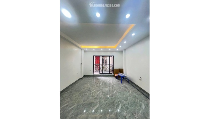 Nhà Hoàng Quốc Việt, ngõ thông, ôtô vào nhà, 20m ra phố, DT45m2, 6 tầng thang máy