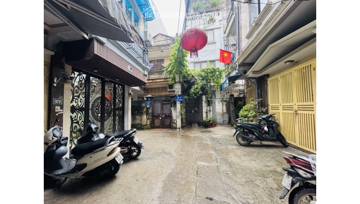  Trương Định – 46m – 5 Tầng Thang Máy – Lô Góc 3 Thoáng – Giá: 12,7 Tỷ