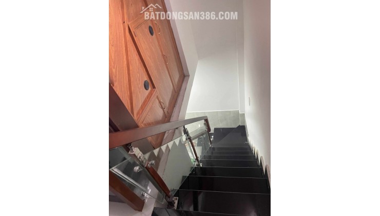 Bán nhà 3 tầng, 36m2 Bình Thành, Bình Tân. SH, 3.7 tỷ. LH: 0909898125
