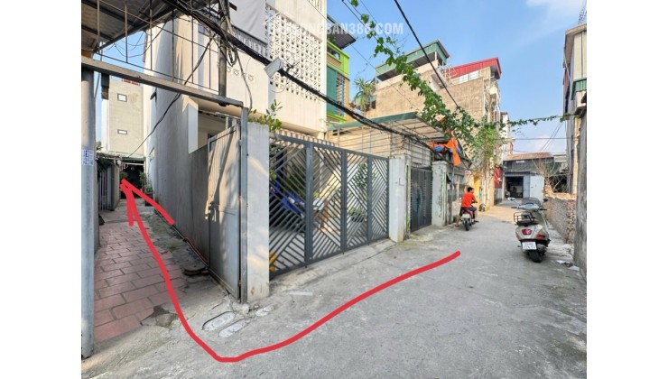 Bán nhà C4 ngõ 405 Ngọc Thuỵ 57m gần oto chỉ nhỉnh 4 tỷ. LH 0936123469