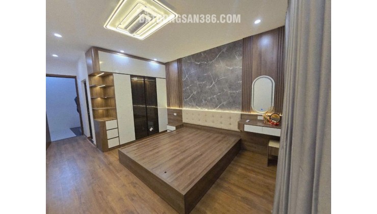 Bán nhà phố Cổ Linh, mặt tiền kinh doanh cực đẹp, 50m2, 8.2 tỷ