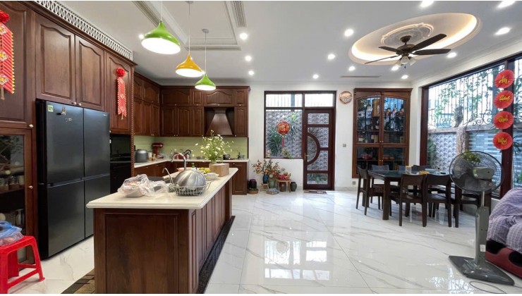 SIÊU PHẨM BIỆT THỰ FULL NỘI THẤT – THANG MÁY – SÂN VƯỜN RỘNG – TRUNG TÂM KĐT DƯƠNG NỘI – HÀ ĐÔNG