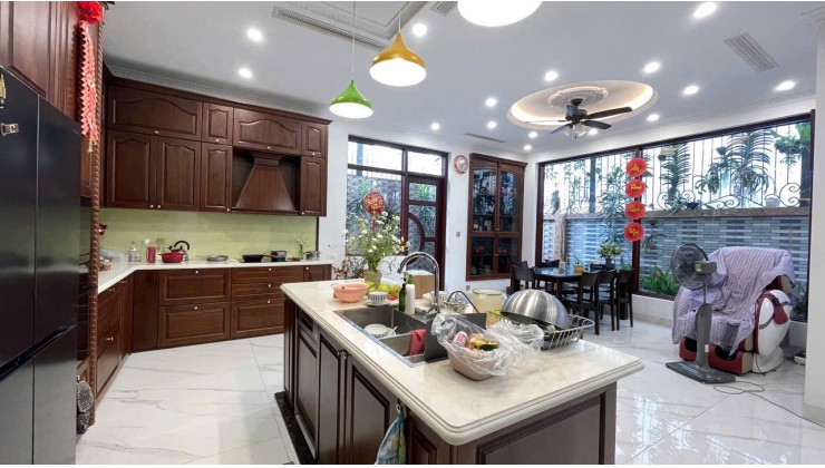 SIÊU PHẨM BIỆT THỰ FULL NỘI THẤT – THANG MÁY – SÂN VƯỜN RỘNG – TRUNG TÂM KĐT DƯƠNG NỘI – HÀ ĐÔNG