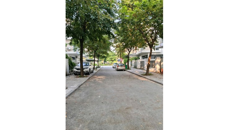 SIÊU PHẨM BIỆT THỰ FULL NỘI THẤT – THANG MÁY – SÂN VƯỜN RỘNG – TRUNG TÂM KĐT DƯƠNG NỘI – HÀ ĐÔNG