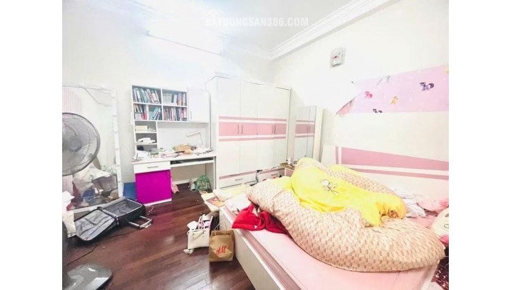 Trung Kính 40m2 - 5T- MT4.8M -15.8 tỷ