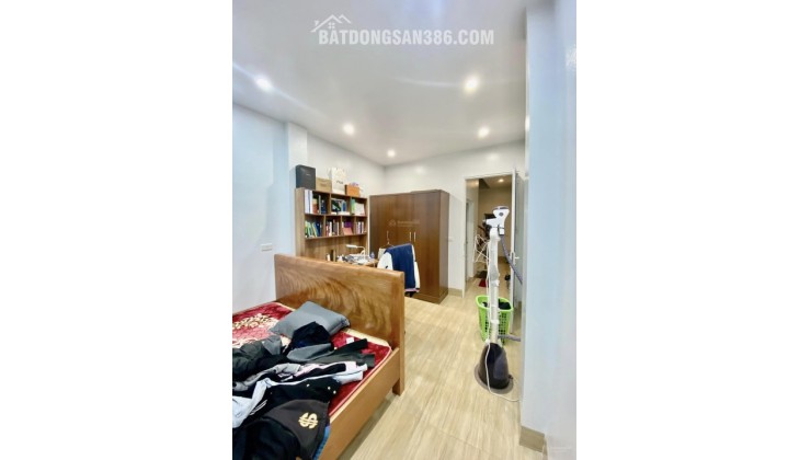 Bán nhà Bạch Mai, 37m2, 4 ngủ, sổ đỏ, giá 3.5 tỷ. LH: 0847677770