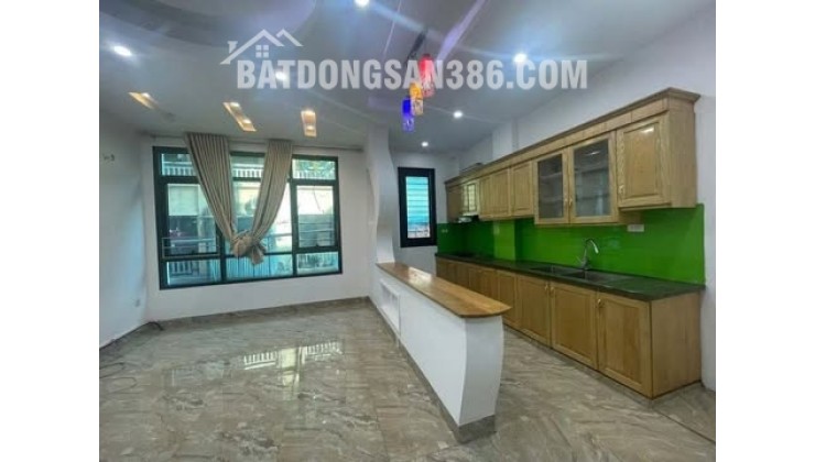 SIÊU PHẨM TRUNG TÂM CẦU GIẤY - PHÂN LÔ Ô TÔ - NGÕ THÔNG, GẦN PHỐ - KHÁCH XEM LÀ CHỐT