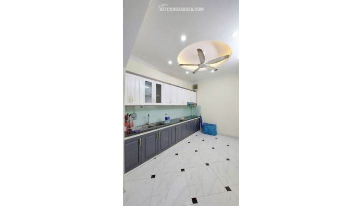 Bán nhà 4 tầng Vũ Tông Phan - Ngõ rộng ô tô đỗ sát nhà giá 4,1  tỷ - Nhà chưa sổ