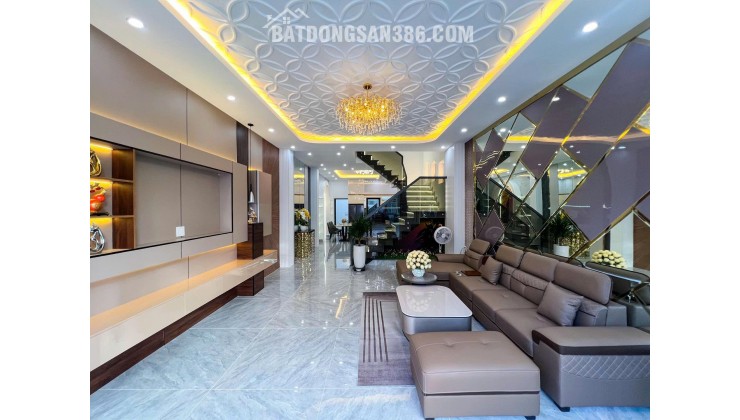 Thanh toán 400 triệu có ngay căn nhà 3 tầng ngay Đinh Đức Thiện